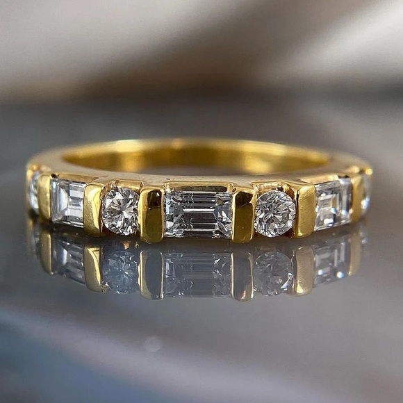 Jewelry - NWT 2.25ct Emerald&Round Cut White Sapphire Eternity Ring